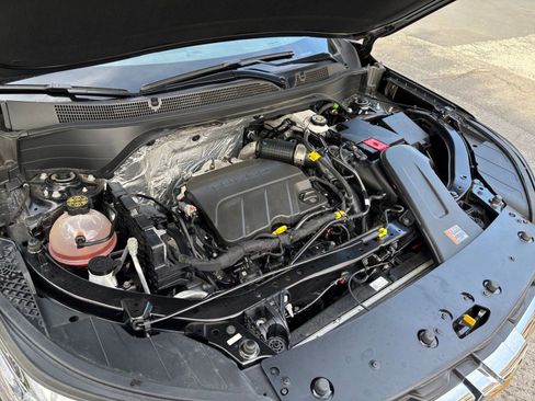 Used 2025 Chevrolet Trax LT image 26