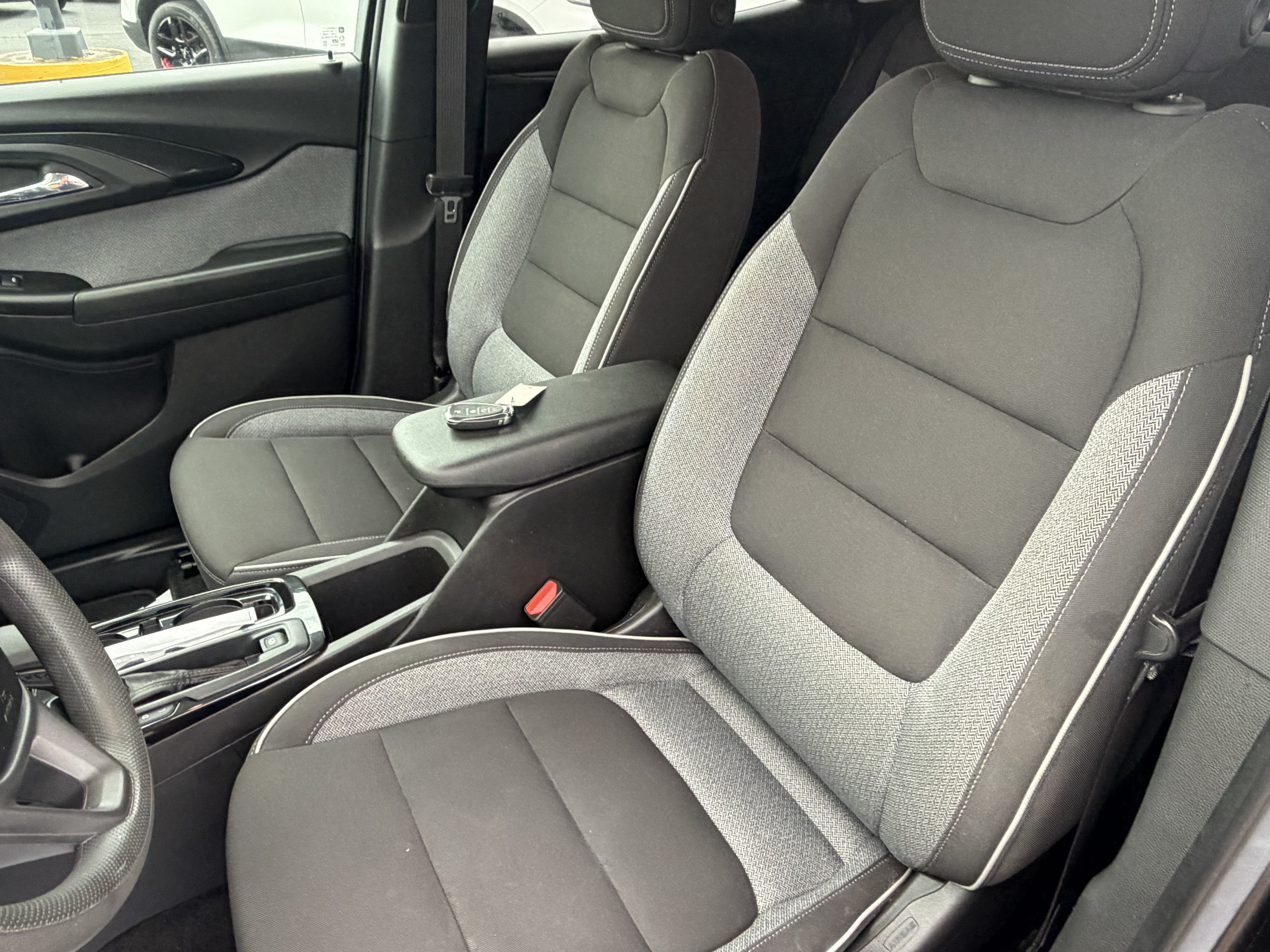Used 2023 Chevrolet TrailBlazer LT FWD image 9