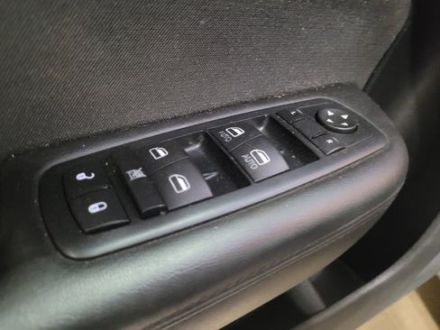 Used 2016 Chrysler 200 Limited w/ Convenience Group FWD image 27