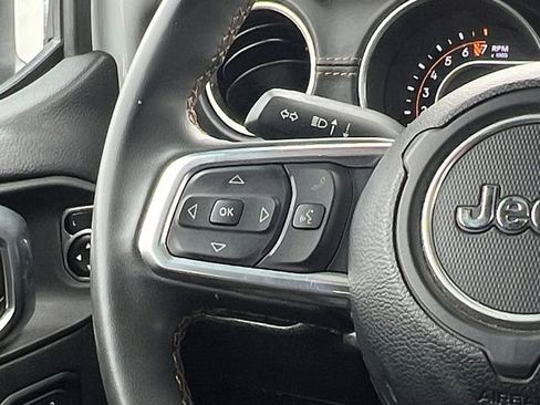 Used 2023 Jeep Gladiator Overland image 10