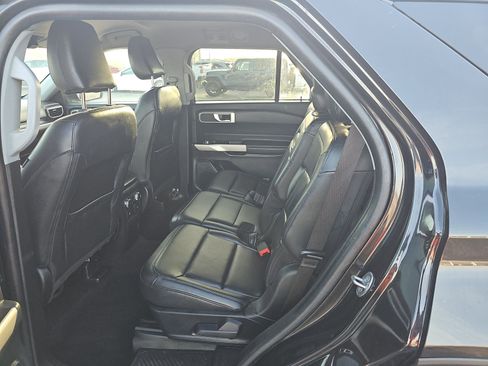 Used 2023 Ford Explorer XLT w/ Equipment Group 202A image 11