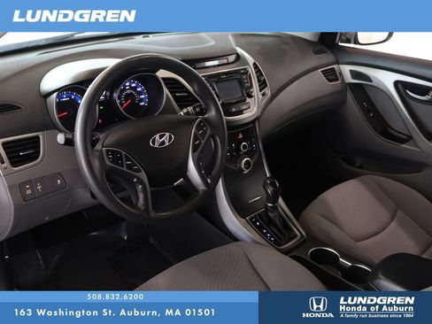 Used 2015 Hyundai Elantra SE w/ Option Group 02 FWD image 6