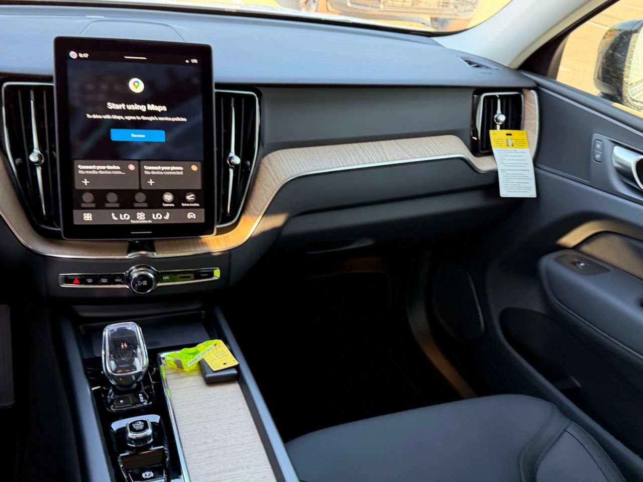 New 2027 Volvo XC60 B5 Core AWD/4WD image 11