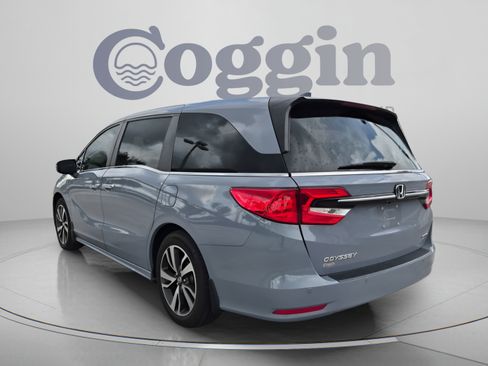 Certified 2024 Honda Odyssey Touring image 4