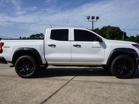 Used 2023 Chevrolet Colorado Trail Boss w/ Technology Package AWD/4WD image 3