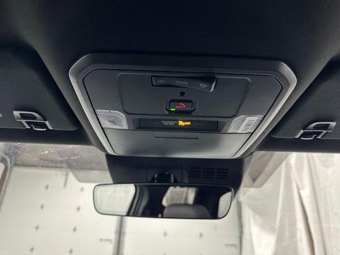 Used 2025 Toyota Tacoma SR5 image 38