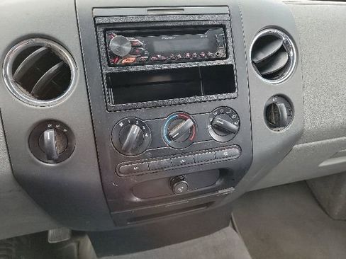Used 2004 Ford F150 XLT AWD/4WD image 14