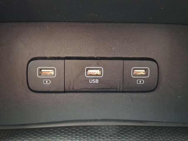 Used 2022 Kia Carnival LX FWD image 23