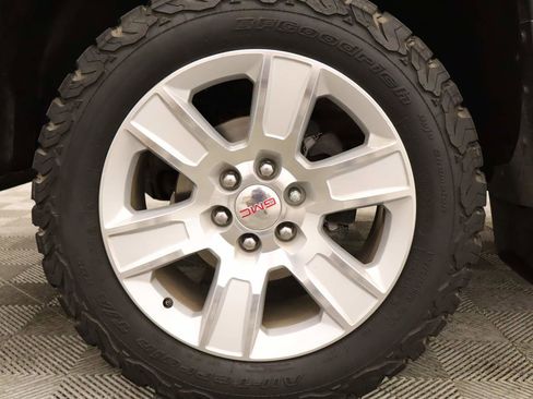 Used 2017 GMC Sierra 1500 SLE w/ SLE Value Package AWD/4WD image 6