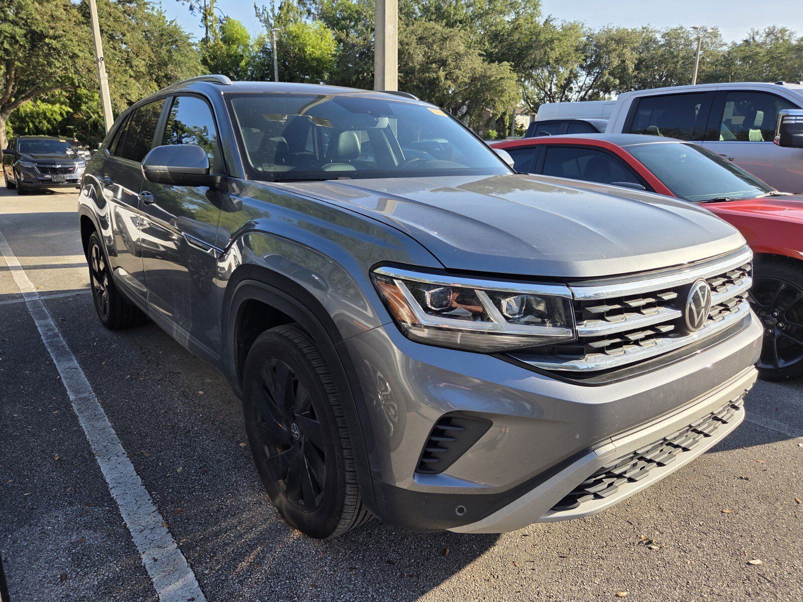 Used 2022 Volkswagen Atlas Cross Sport SE AWD/4WD image 2