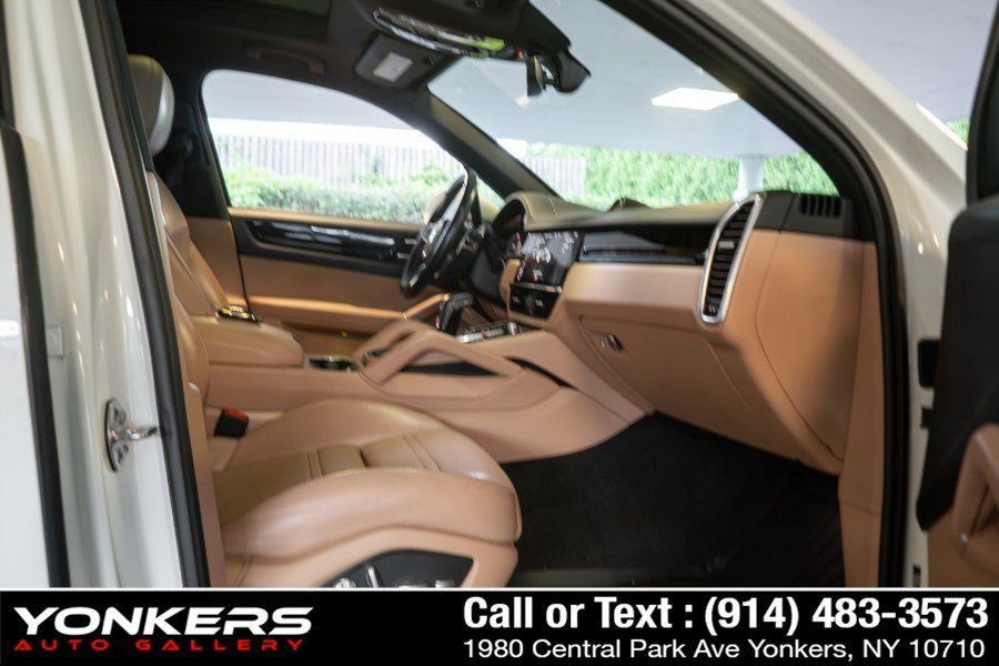 Used 2021 Porsche Cayenne AWD/4WD image 35