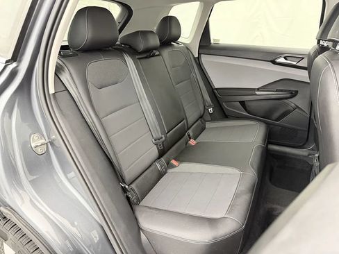 Used 2023 Volkswagen Taos SE AWD/4WD image 35