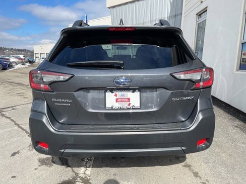 Used 2025 Subaru Outback Premium image 4