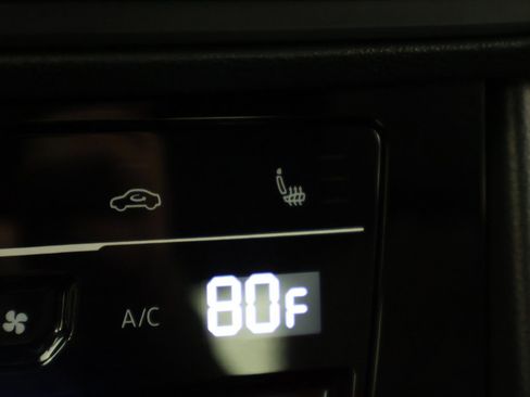 Used 2025 Volkswagen Jetta Sport image 46