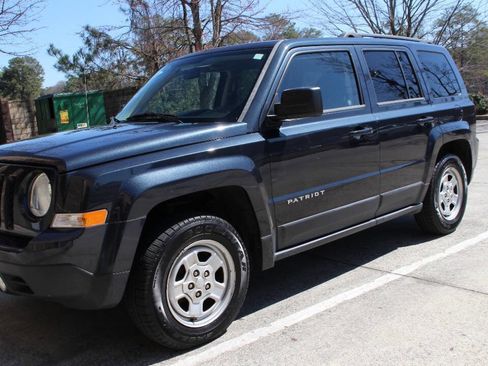 Used 2015 Jeep Patriot Sport w/ Power Value Group image 13
