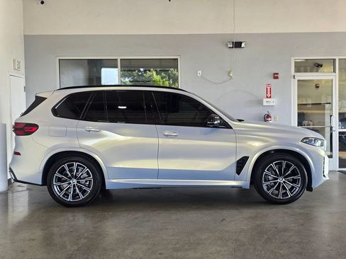 Used 2026 BMW X5 xDrive50e w/ M Sport Package AWD/4WD image 4