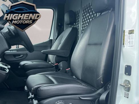 Used 2020 Mercedes-Benz Sprinter 2500 image 14