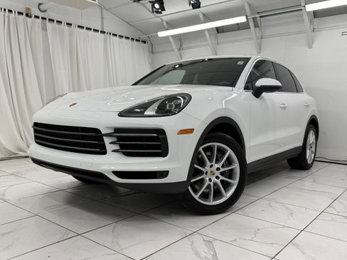 Certified 2023 Porsche Cayenne AWD/4WD image 7