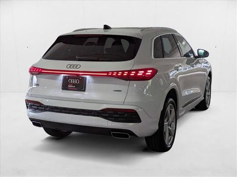 New 2025 Audi Q5 Premium Plus image 2