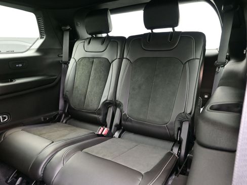 New 2025 Jeep Grand Cherokee L Altitude image 11