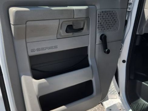 Used 2015 Ford E-350 and Econoline 350 Super Duty RWD image 16