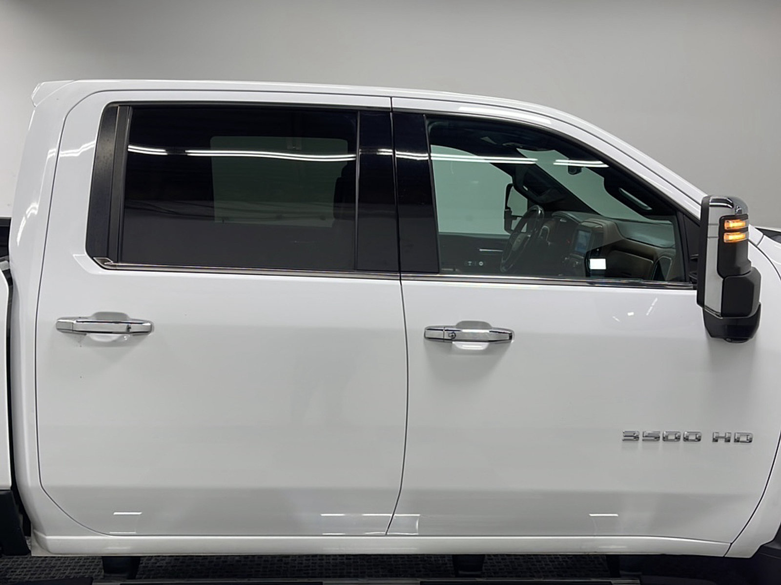 Used 2023 Chevrolet Silverado 3500 High Country w/ Safety Package II AWD/4WD image 20