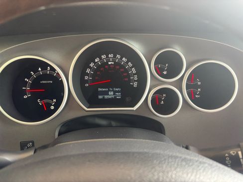 Used 2013 Toyota Tundra Platinum image 17