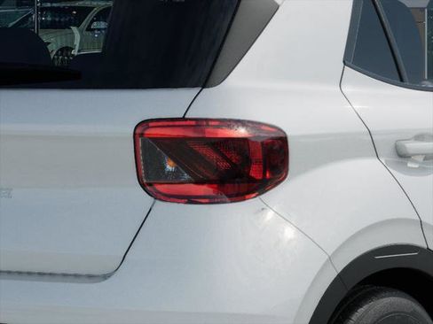 New 2026 Hyundai Venue SE image 10