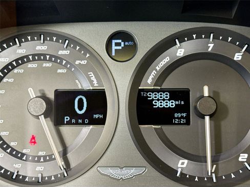 Used 2014 Aston Martin Vanquish Volante image 18