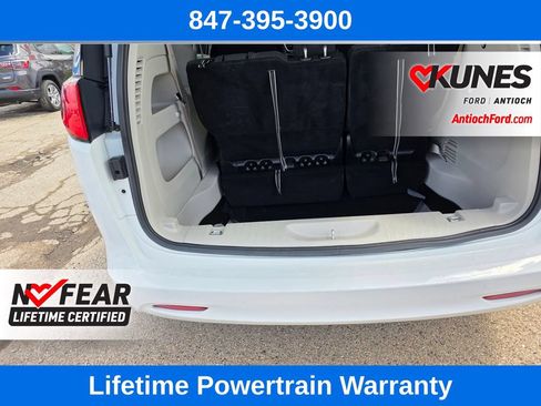 Used 2023 Chrysler Voyager LX FWD image 28