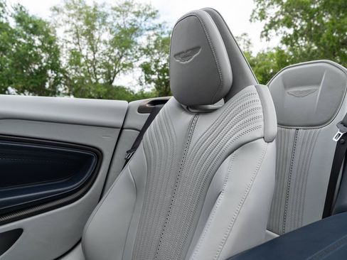 Used 2020 Aston Martin DB11 Volante RWD image 11