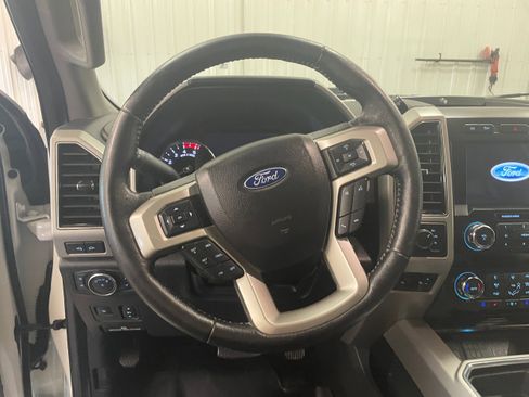Used 2020 Ford F250 Lariat w/ Lariat Ultimate Package AWD/4WD image 14
