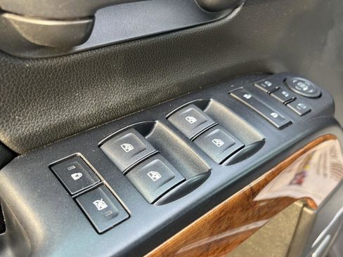 Used 2018 Chevrolet Silverado 1500 High Country image 11