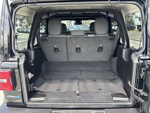 Used 2024 Jeep Wrangler Unlimited Sahara image 15