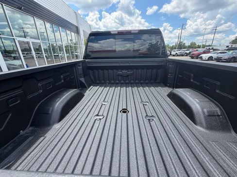 Used 2025 Chevrolet Silverado 2500 LT w/ Safety Package AWD/4WD image 8