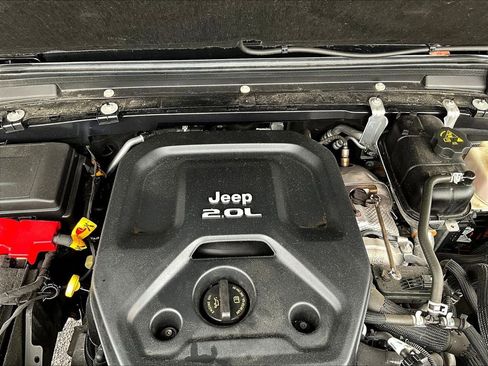 Used 2023 Jeep Wrangler Unlimited Sahara w/ Cold Weather Group AWD/4WD image 34