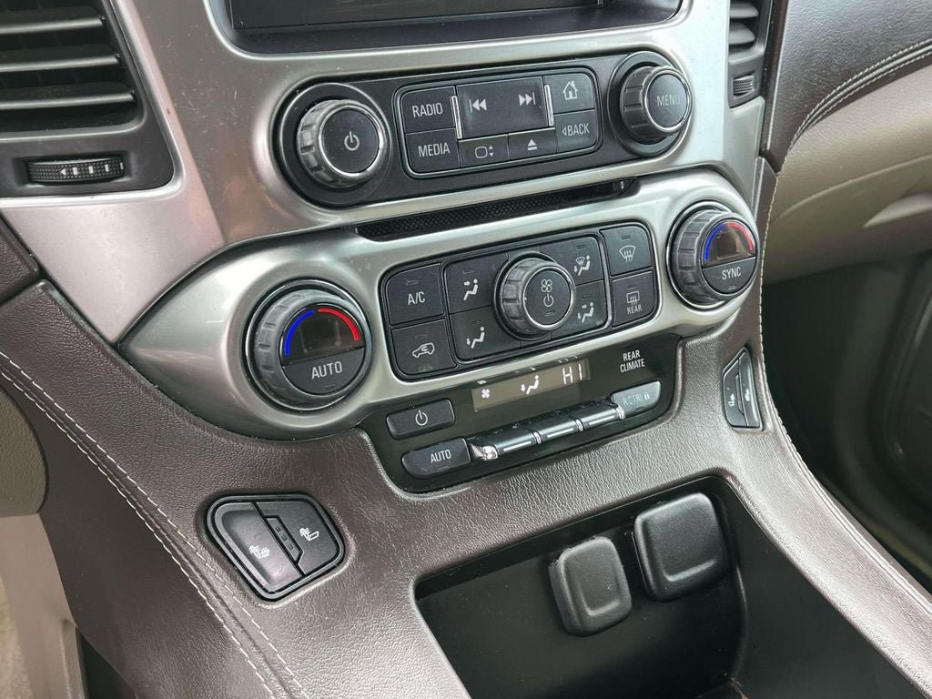 Used 2018 Chevrolet Suburban LT RWD image 34