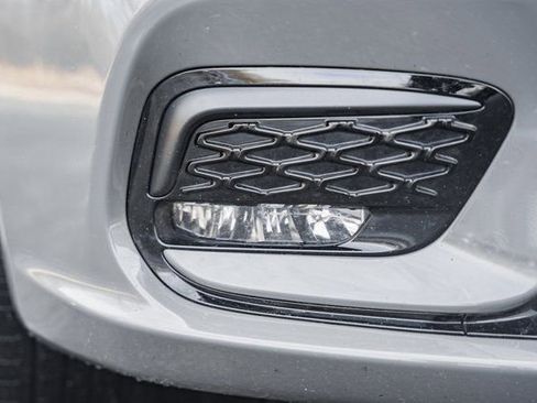 Used 2025 Chrysler Pacifica Limited image 22