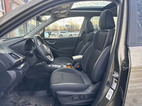 Used 2024 Subaru Forester Premium image 2