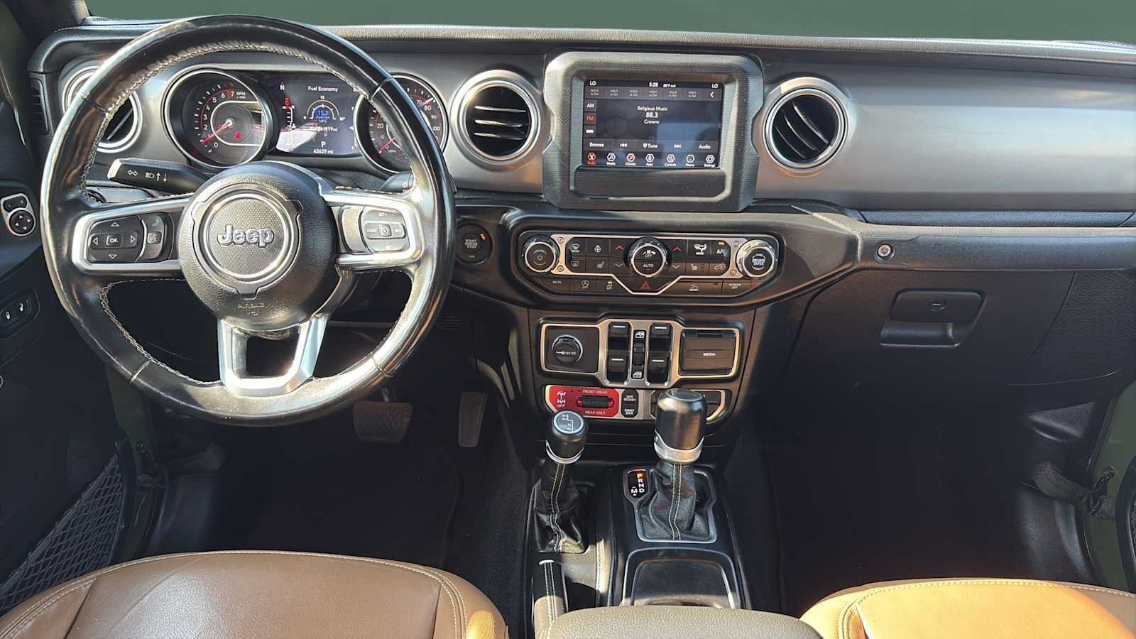 Used 2021 Jeep Gladiator Rubicon w/ LED Lighting Group AWD/4WD image 17