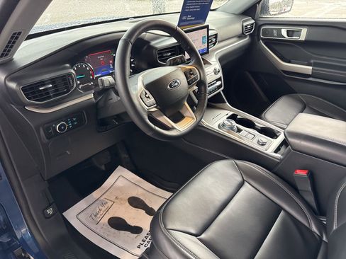 Certified 2023 Ford Explorer XLT w/ Equipment Group 202A AWD/4WD image 22