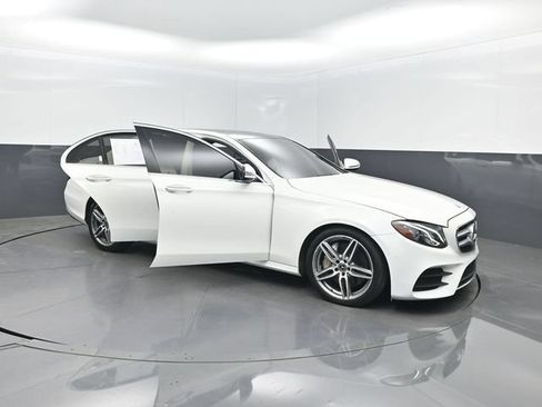 Used 2019 Mercedes-Benz E 300 4MATIC image 42