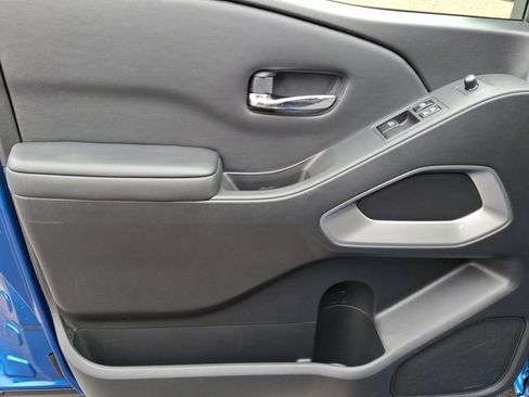 Used 2024 Nissan Frontier SV image 11