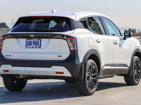 Used 2025 Nissan Kicks SR image 8
