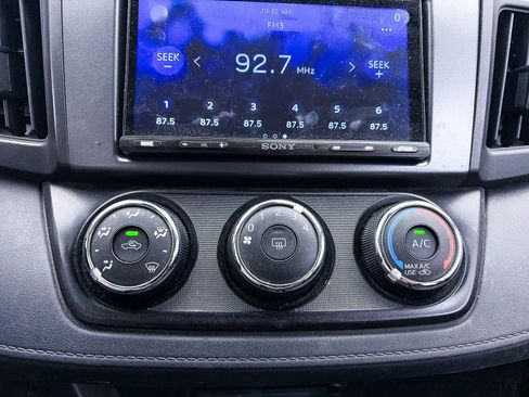 Used 2018 Toyota RAV4 LE w/ Carpet Mat Package FWD image 14