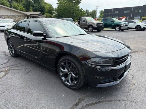 Used 2022 Dodge Charger SXT w/ Leather Interior Group RWD image 3
