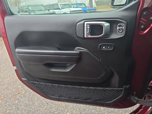 Used 2021 Jeep Wrangler Unlimited Sport image 27