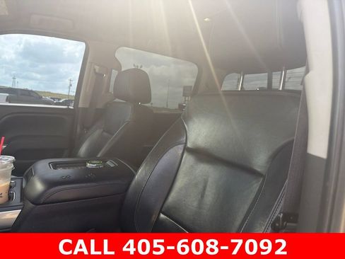 Used 2017 GMC Sierra 1500 SLT w/ SLT Preferred Package RWD image 9