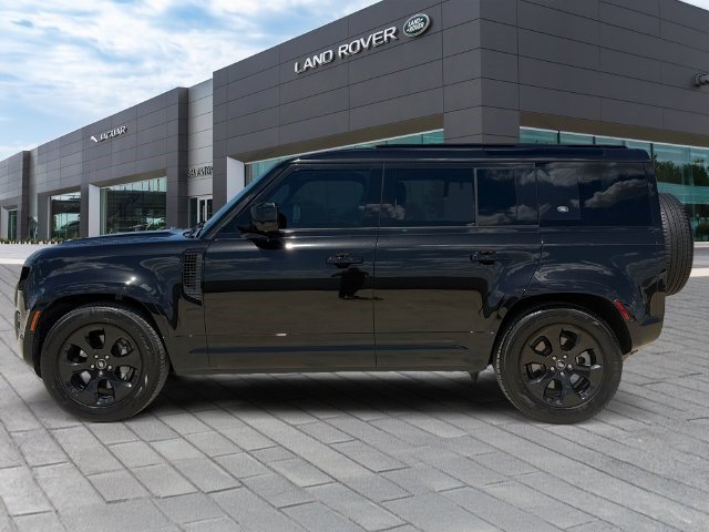 Used 2024 Land Rover Defender 110 X-Dynamic SE AWD/4WD image 2