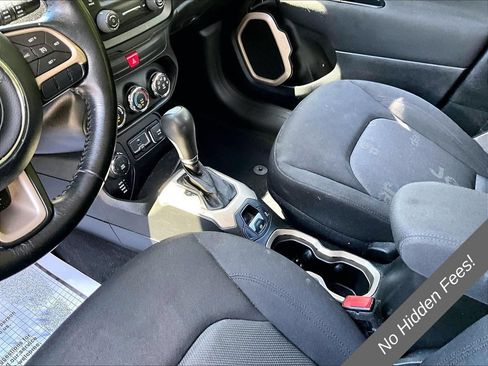 Used 2016 Jeep Renegade Latitude AWD/4WD image 13